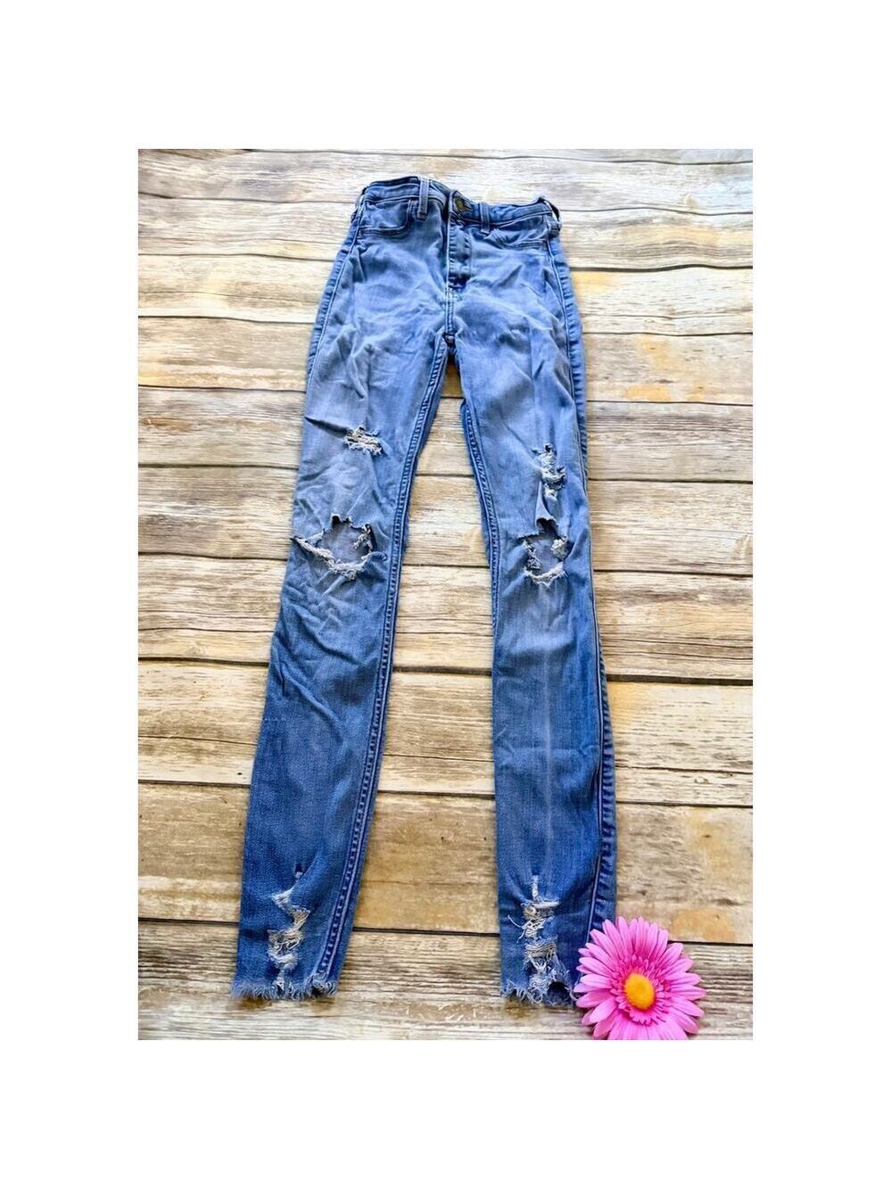 2 PAIR HOLLISTER JEANS - Picture 7 of 13